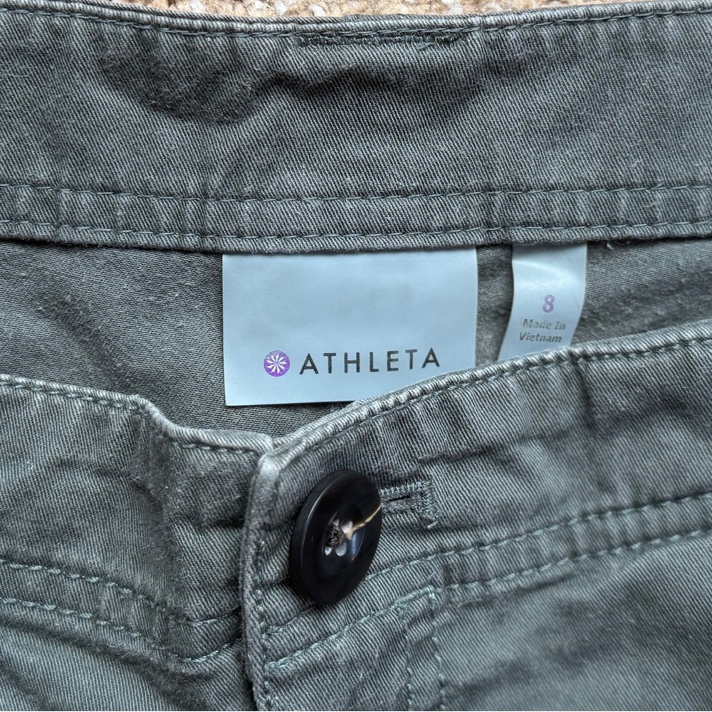 Athleta Olive Green Organic Cotton Utility Shorts Size 8 - Picture 4 of 12